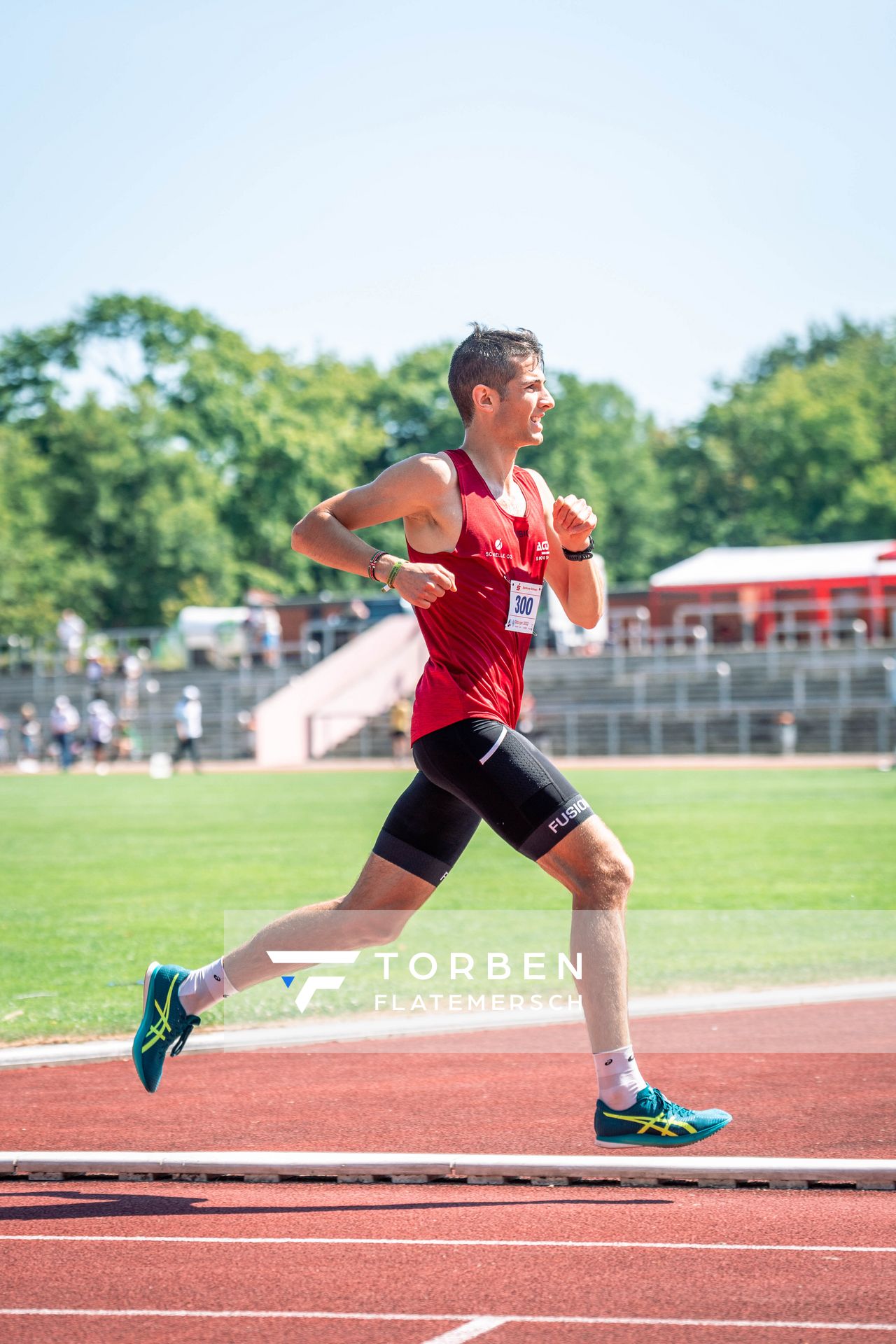 Soeren Sprehe (SC Melle 03) ueber 5000m am 03.07.2022 waehrend den NLV+BLV Leichtathletik-Landesmeisterschaften im Jahnstadion in Goettingen (Tag 2)